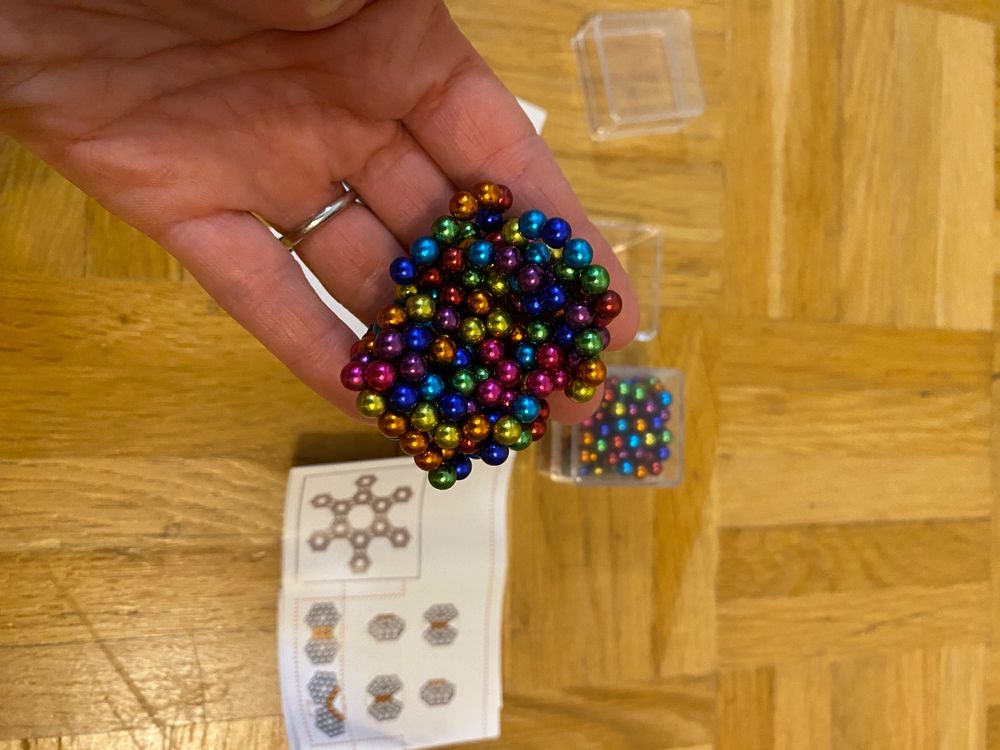 Magnets: 2 x Magnet Kugeln – D'occasion à Wallisellen par Irantzu 1