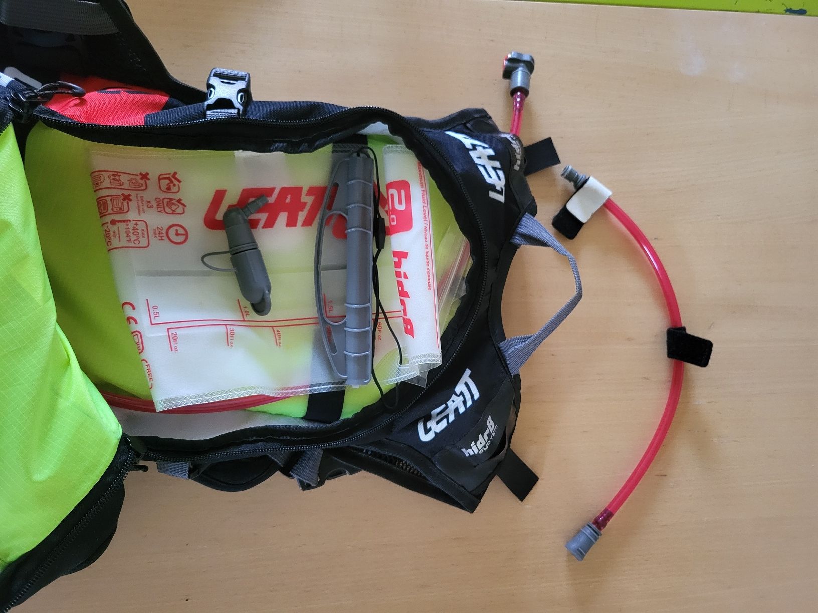 Leatt Zaini: Leatt 4.5 Hydra 25L – Usato da Hausen am Albis venduto da Rico.J 4