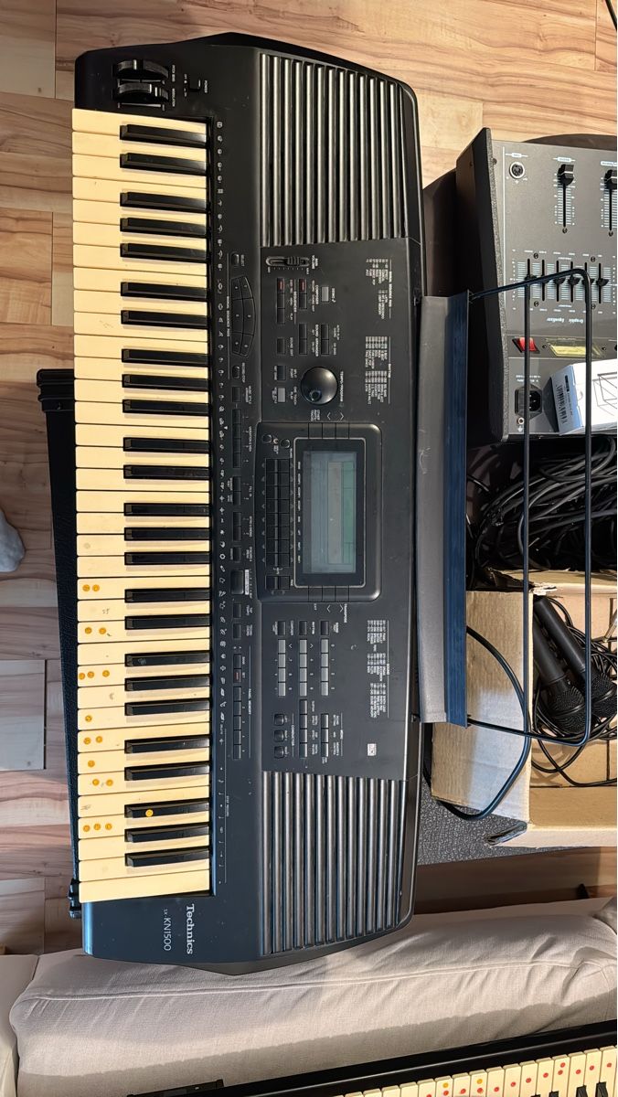 Technics Musikinstrumente: Technics KN1500 Keyboard - Vielseitig & Leistungsstark! – Gebraucht aus Madiswil von Noahx3m