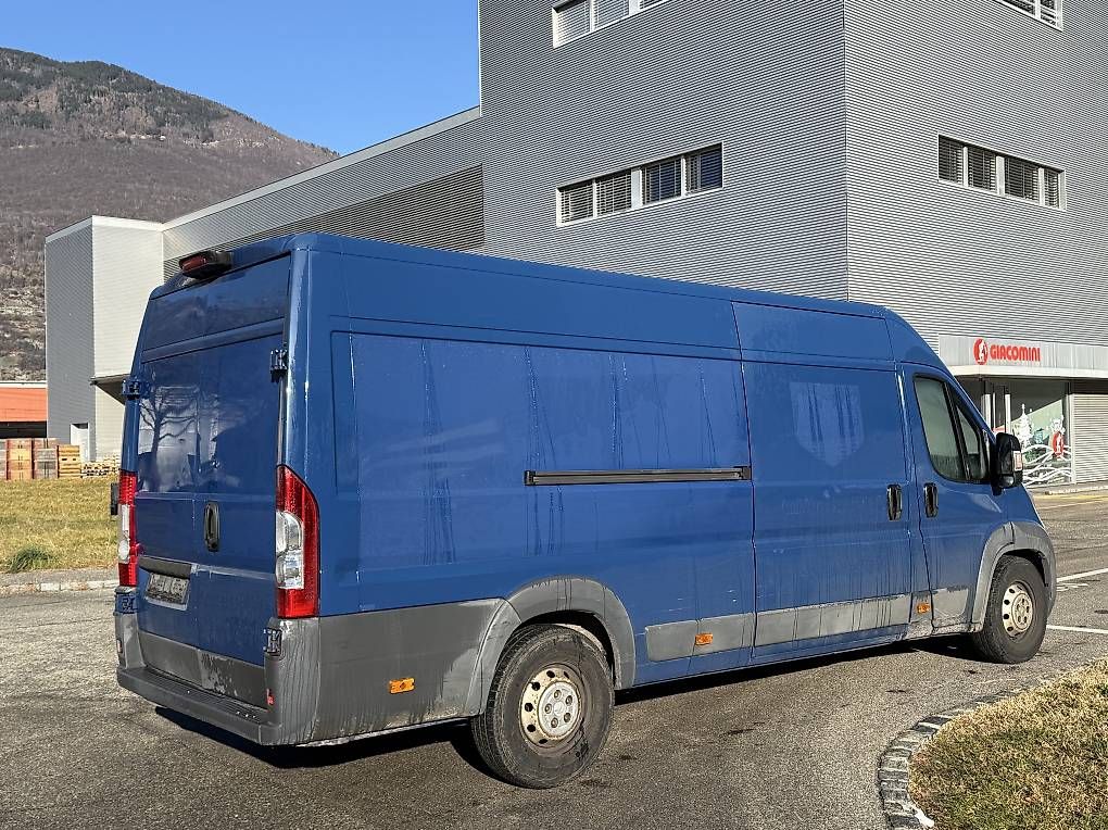 Véhicules utilitaires: Frigorifero Autofurgone  – D'occasion à Giubiasco par aut_zxs6 6