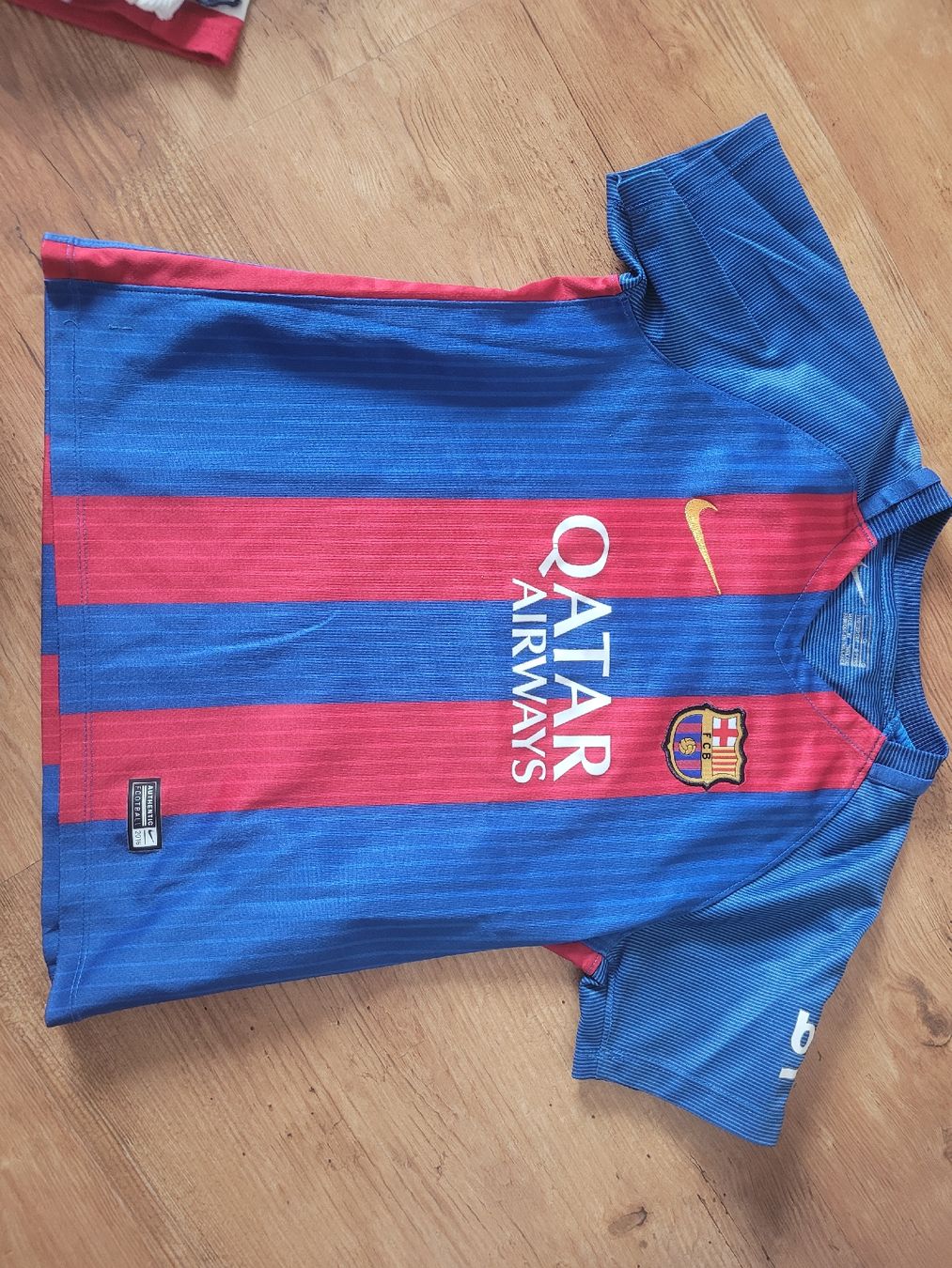 Scarpe, pantaloni & magliette da ginnastica: barca shirt gr 116 122 – Usato da Schalunen venduto da Sunneschiin09
