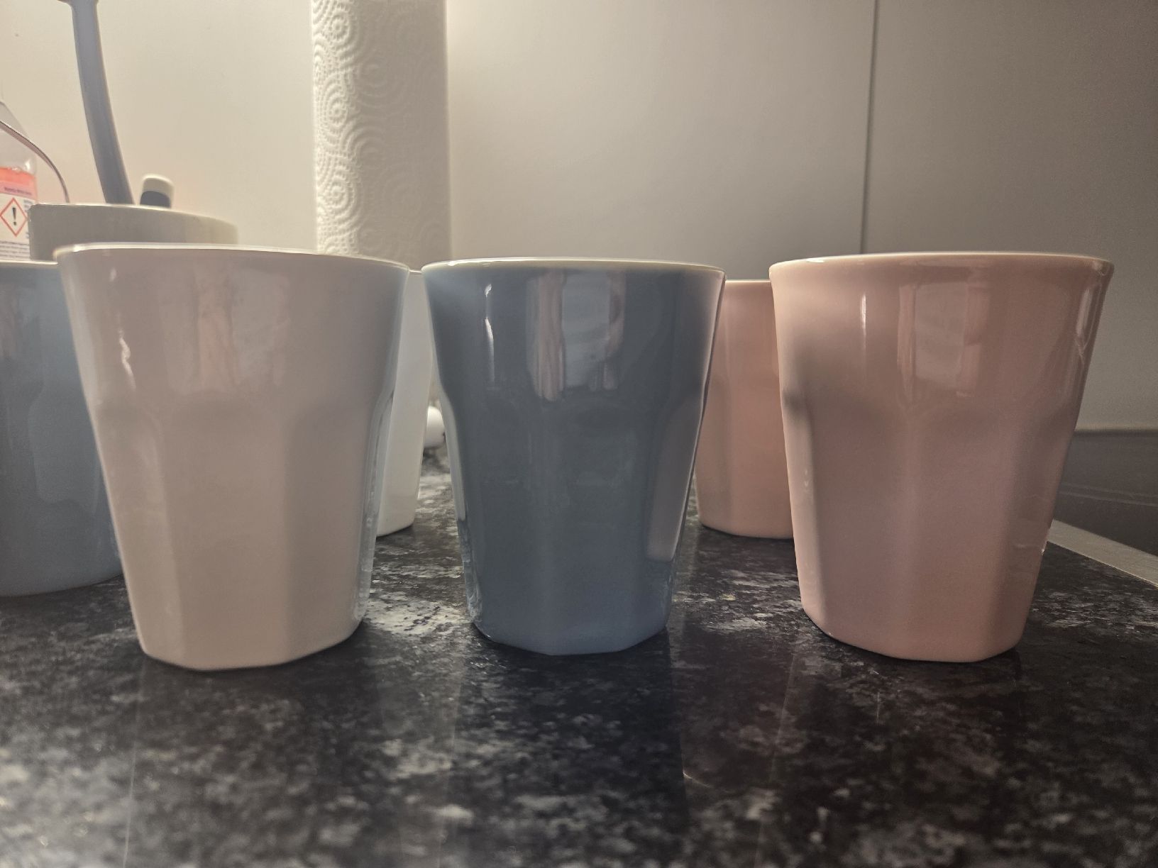 Tassen: Kaffetassen in 3 Farben  – Gebraucht aus Suhr von michelles04 1
