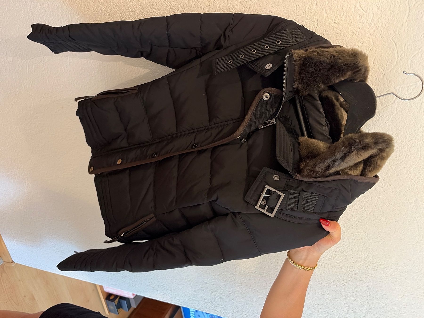 Zara Vestes: Winterjacke – D'occasion à Männedorf par Emirseada