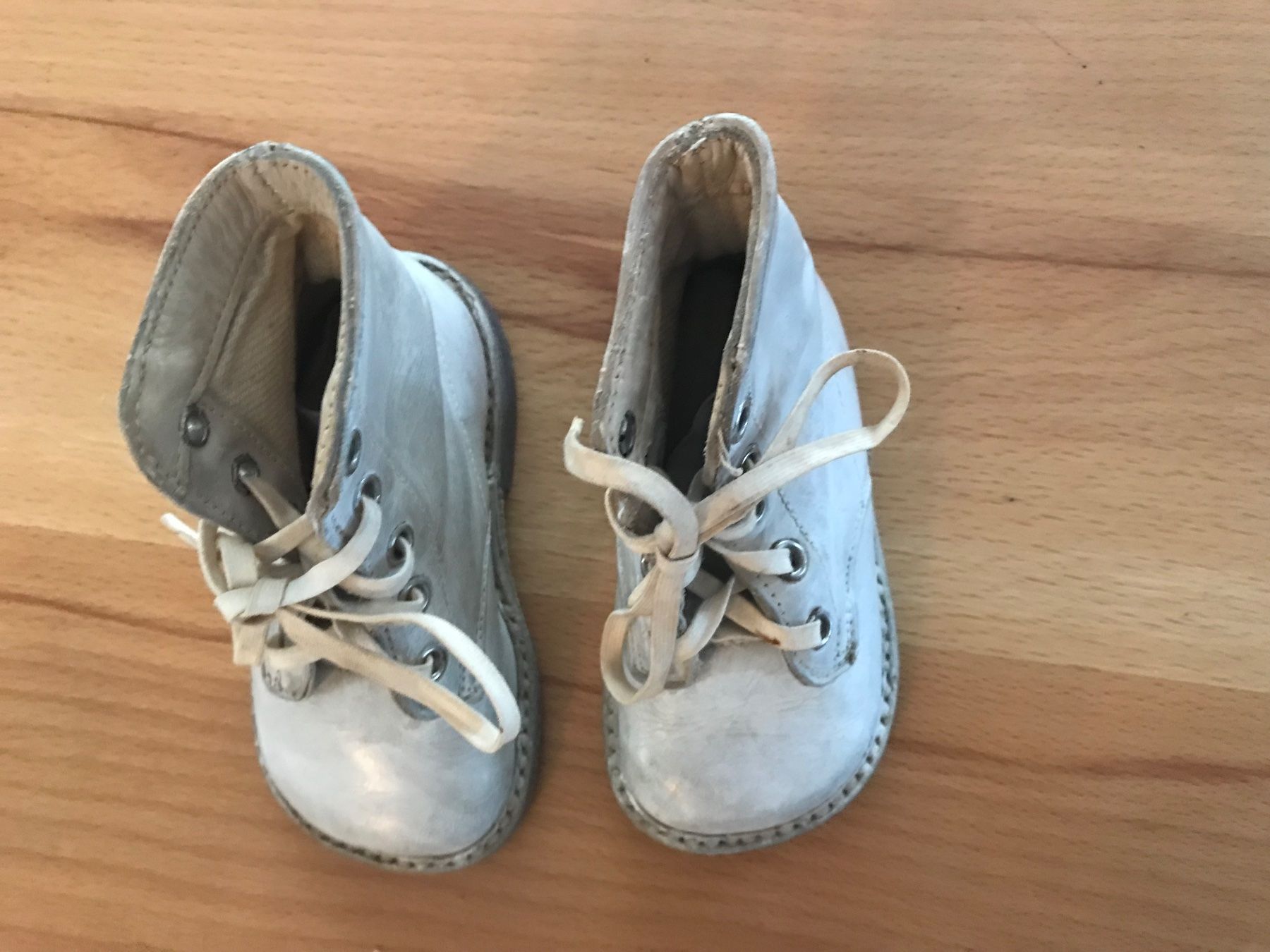 Scarpe da uomo: Kinderschuhe Grösse 18 – Usato da Nesselnbach venduto da Goodprice3 1