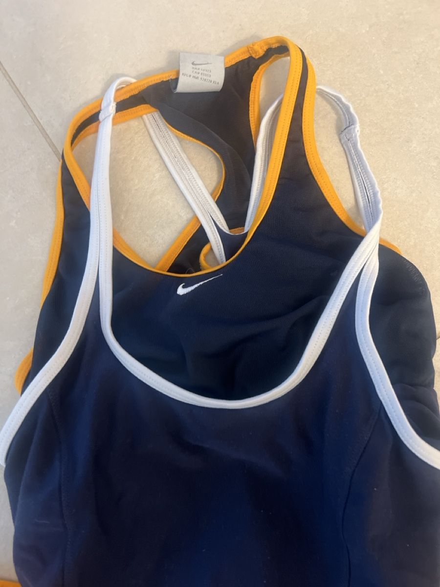 Nike Kleiderpakete: Tennis Set von Nike, Grösse S – Gebraucht aus Schönenberg ZH von Bosh 1