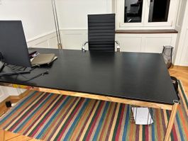 USM Haller Tisch / Schreibtisch 200 × 100 cm Graphitschwarz