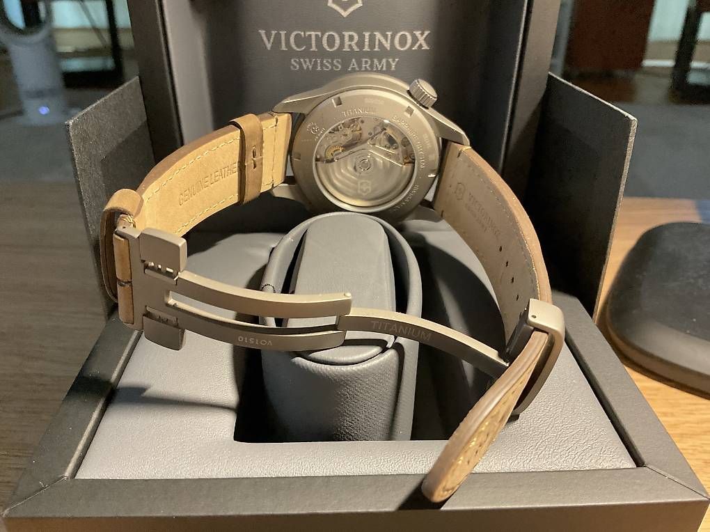 Orologi: VICTORINOX TITANIUM LIMITED EDITION CHRNOGRAPH – Usato da Alpnach Dorf venduto da desdemona01 1