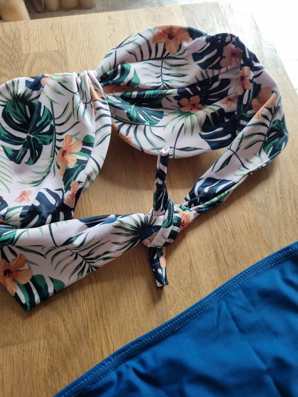 Costumi da bagno & Bikini: Bikini Tropical Print Top Blue Bottoms  – Usato da Aigle venduto da Smagbrelle18 6