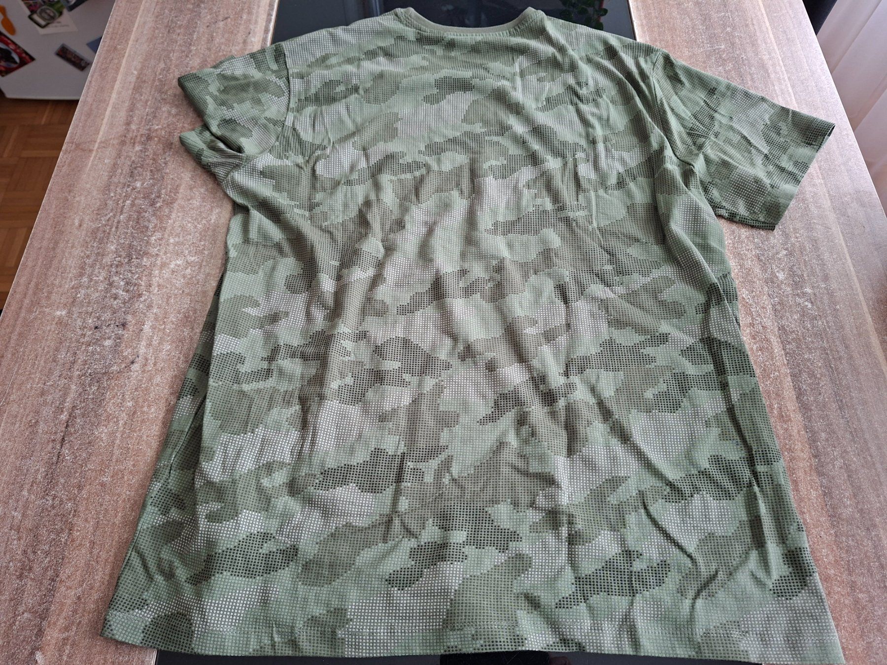 T-shirt: Neues Tshirt – Nuovo e nell'imballaggio originale da WINTERTHUR venduto da MAMI210 1