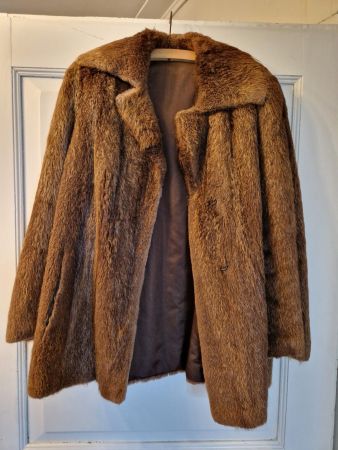 Pelzjacke Spitznutria