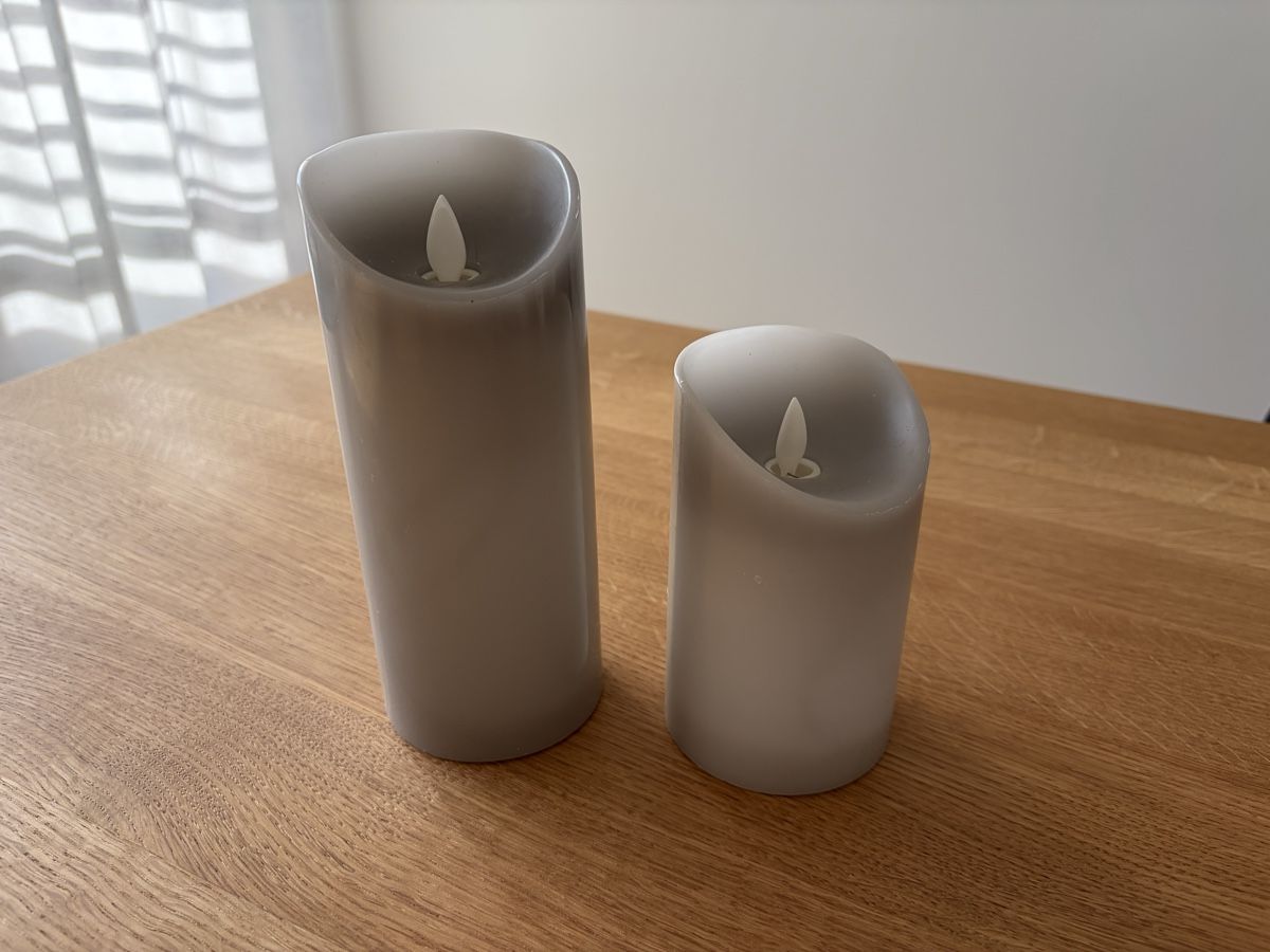 Candele: Zwei LED Kerzen grau Weihnachtsdekoration – Nuovo (secondo la descrizione) da Zürich venduto da giuliak