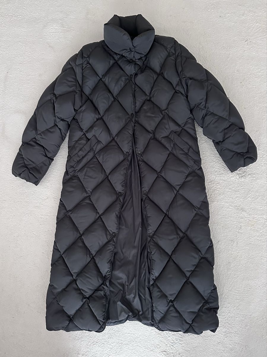 Moncler Mäntel: Moncler Maxi Down Coat NP 1400 CHF – Gebraucht aus Zürich von LilySasa