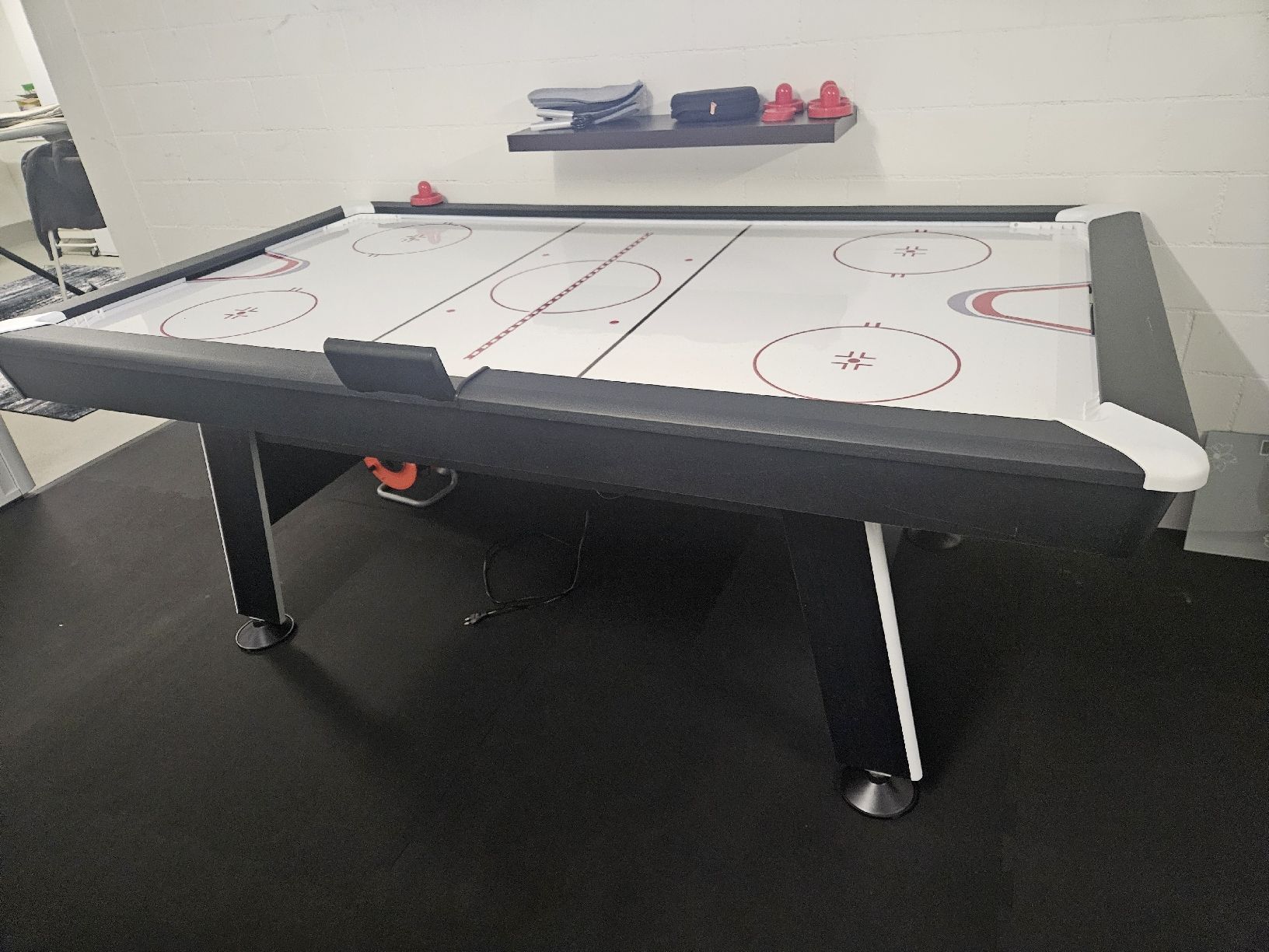 Spiele: Air-Hockey-Tisch – Defekt aus Oberrohrdorf von Mikee865