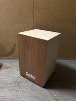 Sela Cajon aus Nussbaum inkl. Tasche