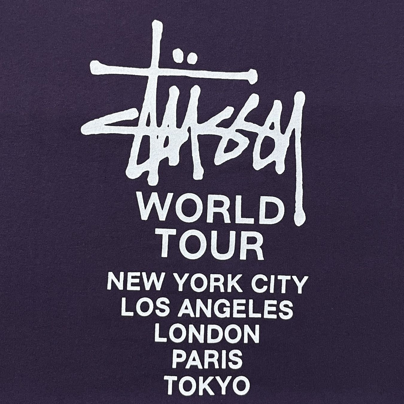 Stüssy T-shirt: Stüssy World Tour Tee (M) – Nuovo (secondo la descrizione) da Chamoson venduto da Sapoloshop 1