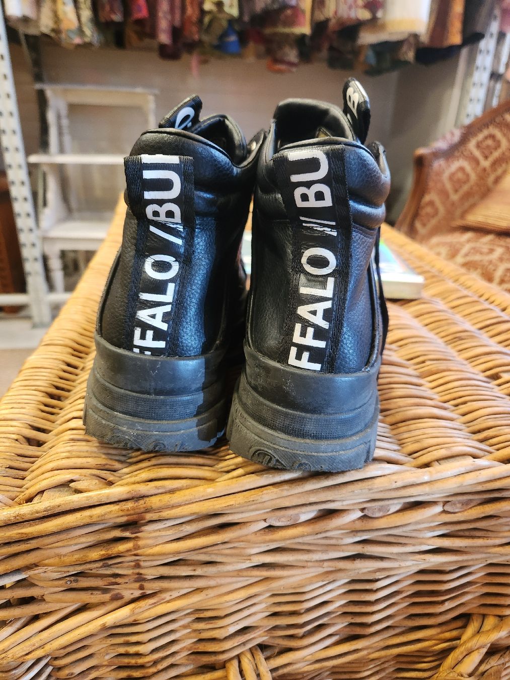 Buffalo Chaussures hommes: Buffalo – D'occasion à Donneloye par gob_nn9d 2