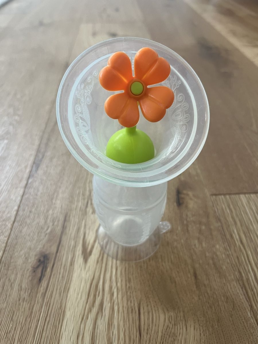 Haakaa Stillzubehör: Haakaa Milchpumpe + Blumenverschluss – Gebraucht aus Interlaken von fbnscl 1