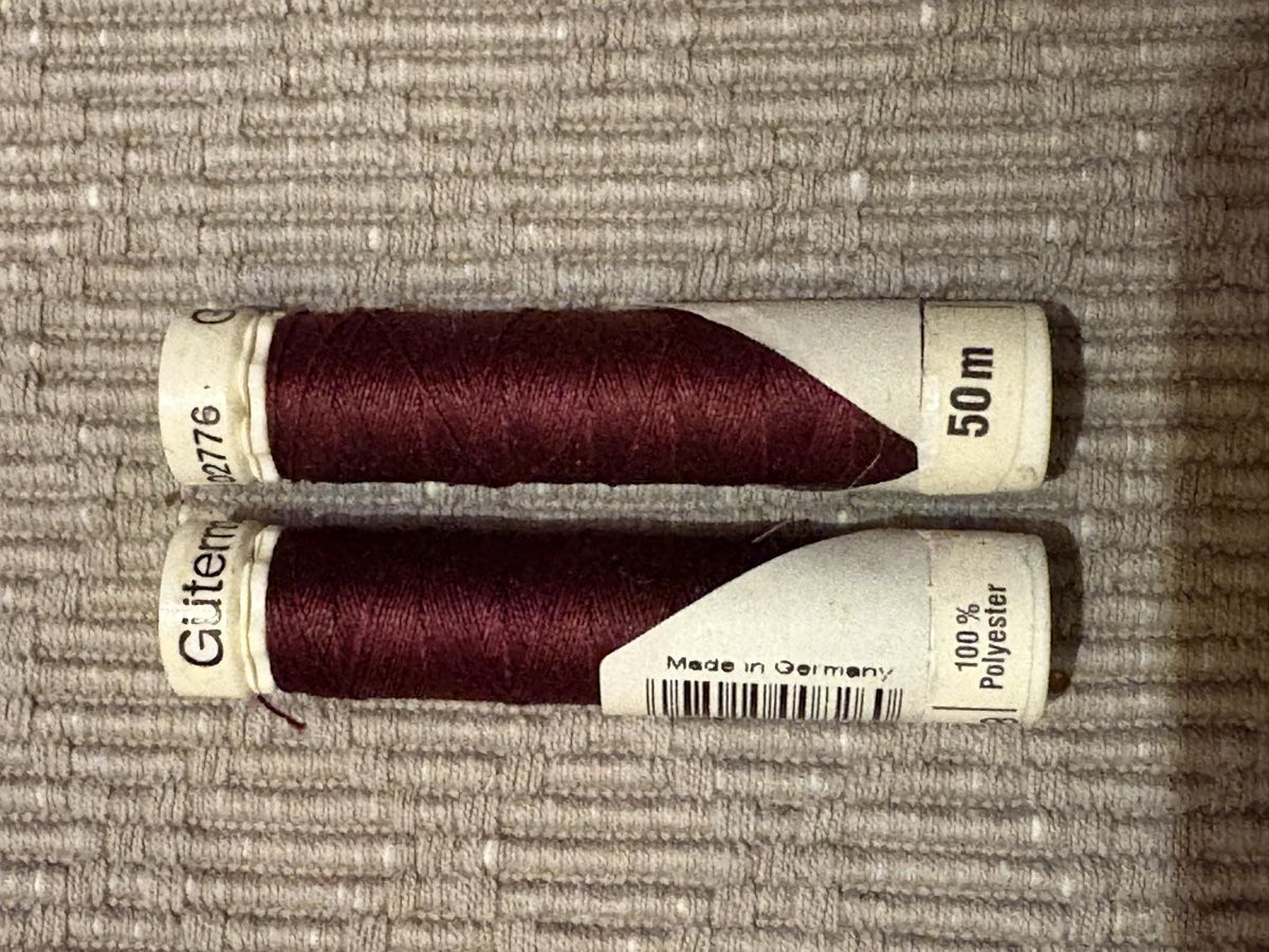 Cordicelle & Fili: Gütermann Nähfaden 2x 50 Meter Bordeaux – Nuovo (secondo la descrizione) da Rümlang venduto da euqinom16