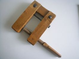antike Schraubzwinge Bilderrahmen mit Glas