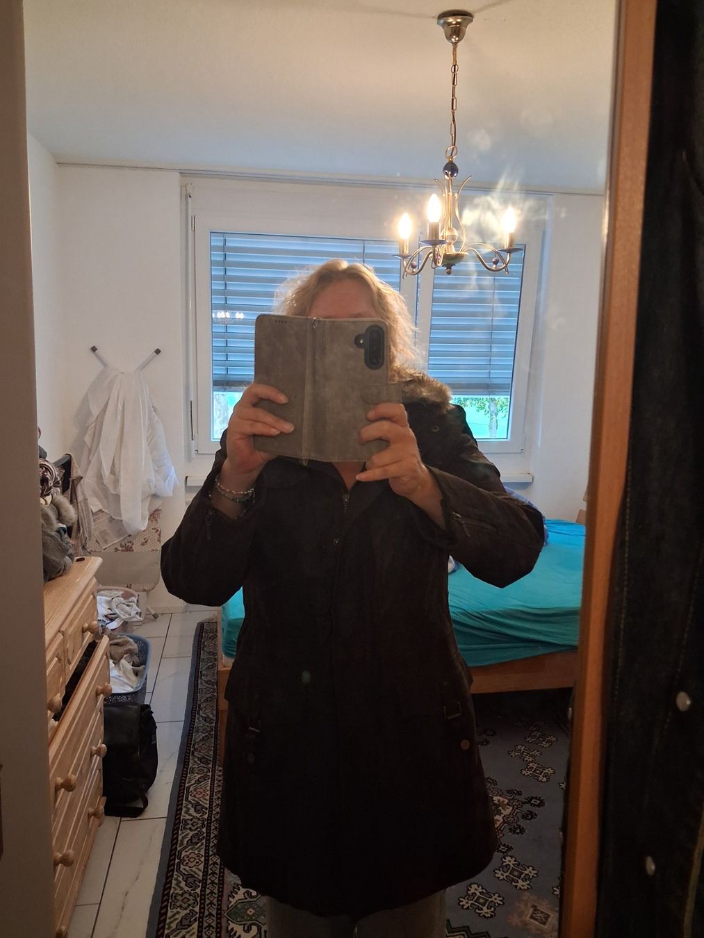 Maddison Vestes: Schwere Lederjacke Maddison – D'occasion à Thun par gabiname 2