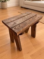 Rustikaler Holzhocker / kleine Holzbank