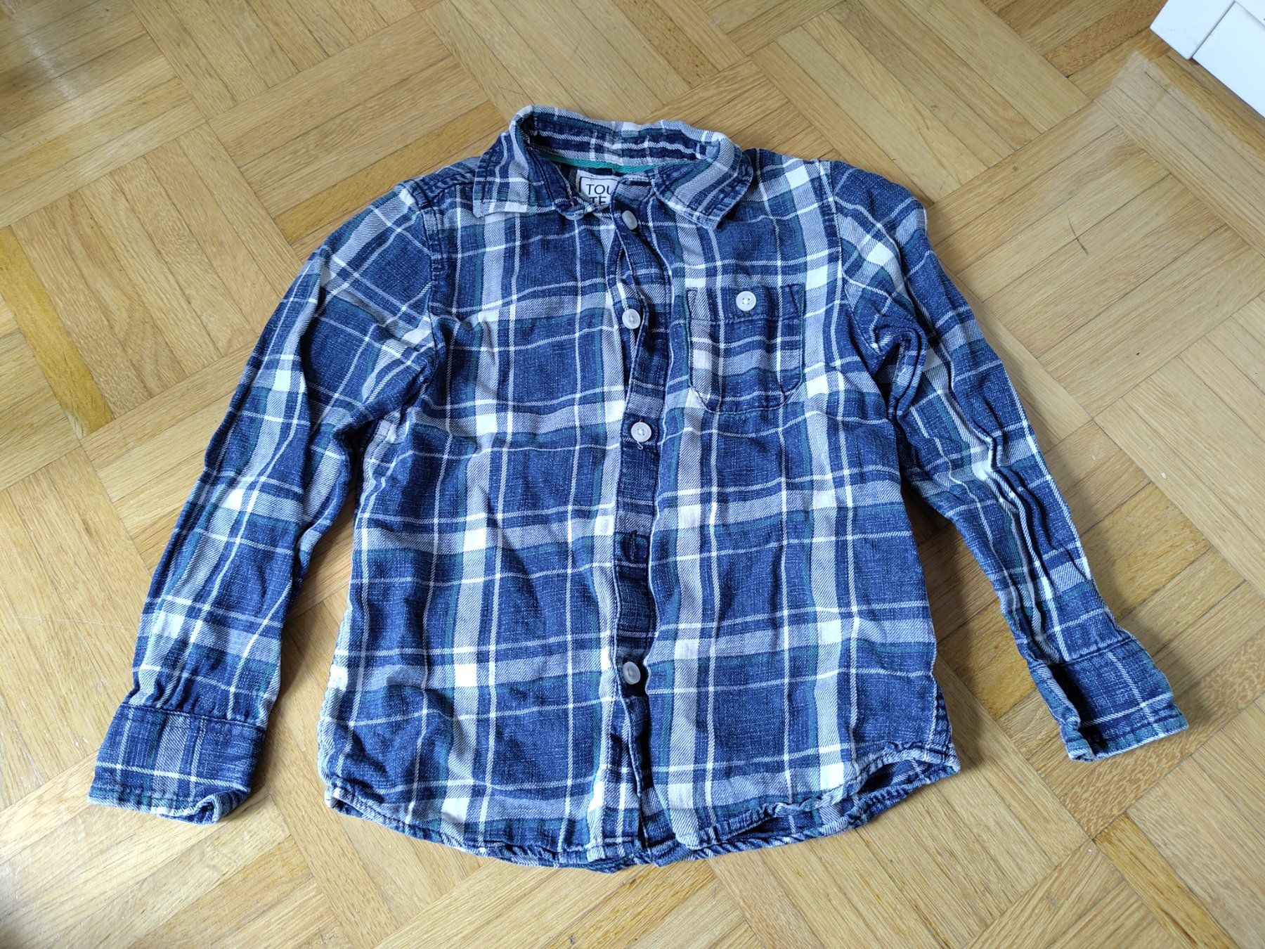 Camicie, T-shirt & Polo: Zwei coole Hemden kariert 104 – Usato da Jona venduto da tschounaess 1