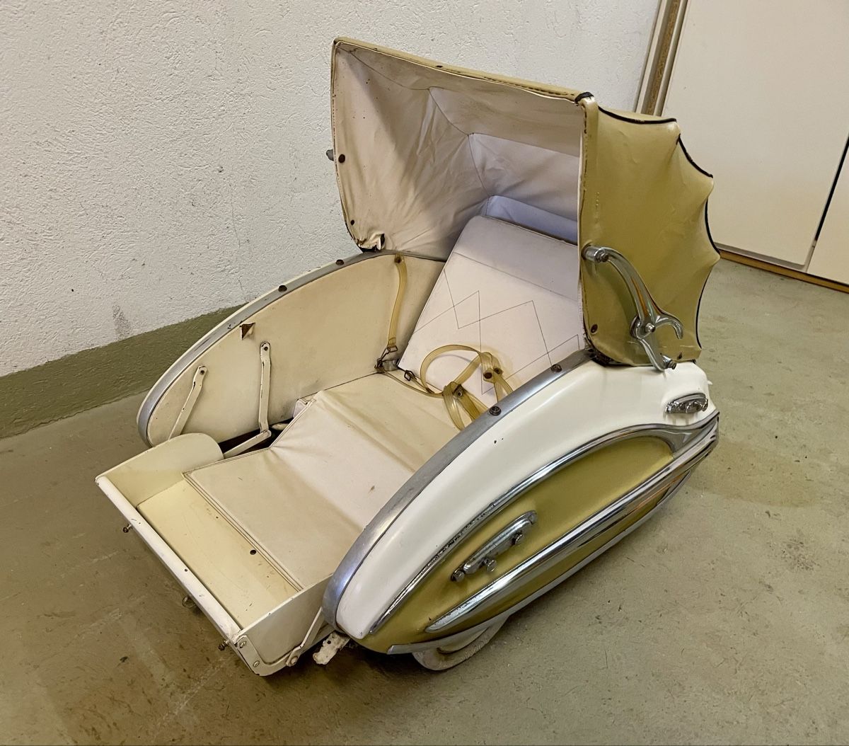 Carrozzine: Kinderwagen Royal Eka 50er Jahre  – Usato da Zofingen venduto da aninrenas 1