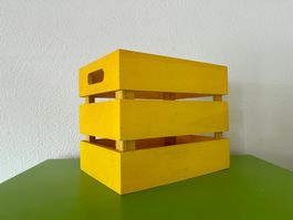 Kleine Holzkiste (gelb)
