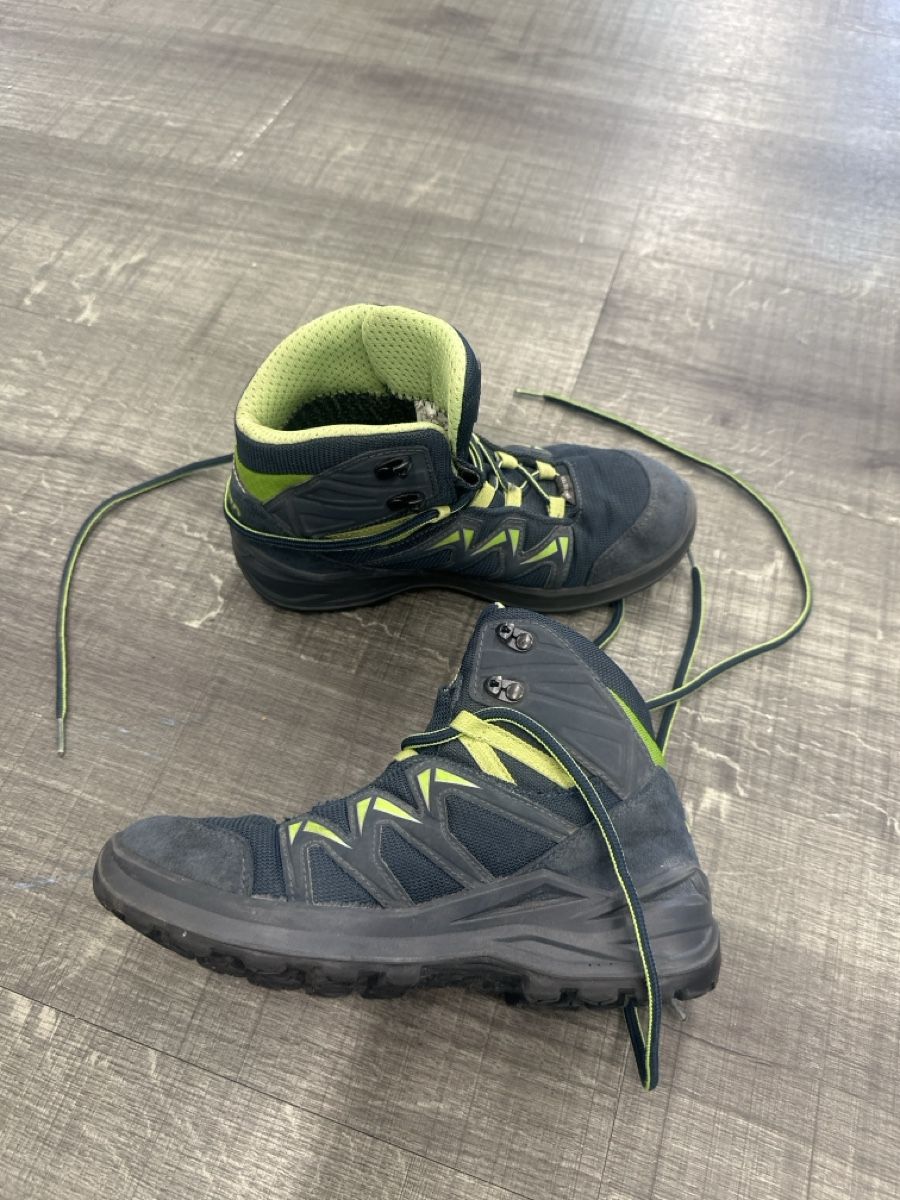 Lowa Schuhe für Jungen: Lowa Wanderschuhe Grösse 34 – Gebraucht aus Pfungen von monster36 1