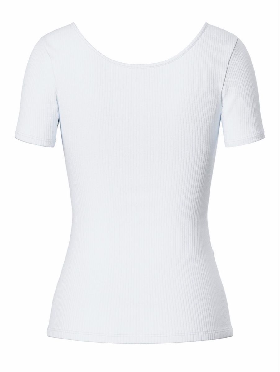 T-shirt: Basic Tshirt  – Usato da Henau venduto da martina_1998 2