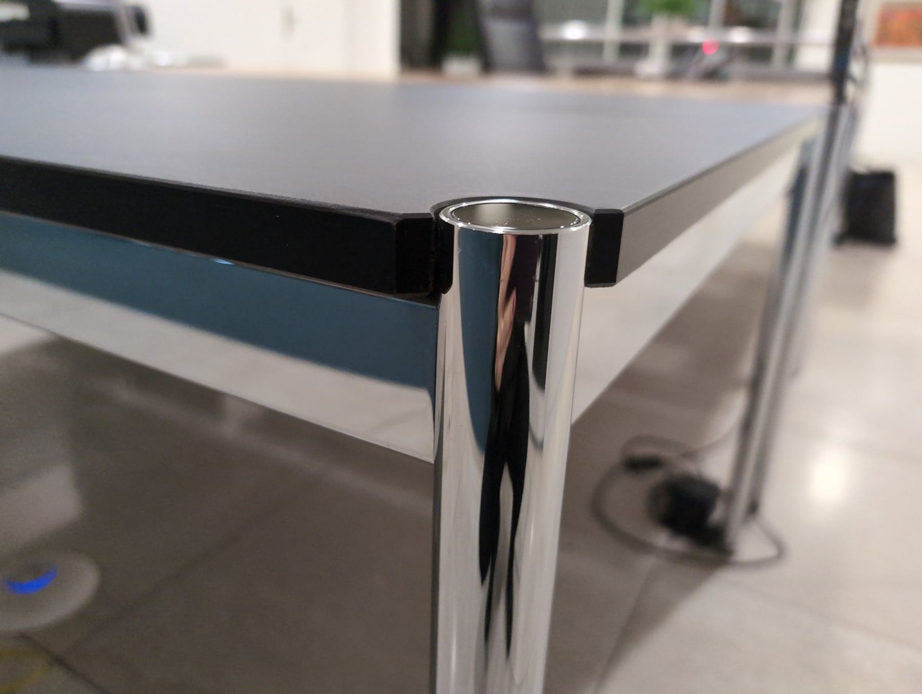 USM Scrivanie: USM Bürotisch 200cm – Usato da Lüterkofen venduto da cresta-cot 5