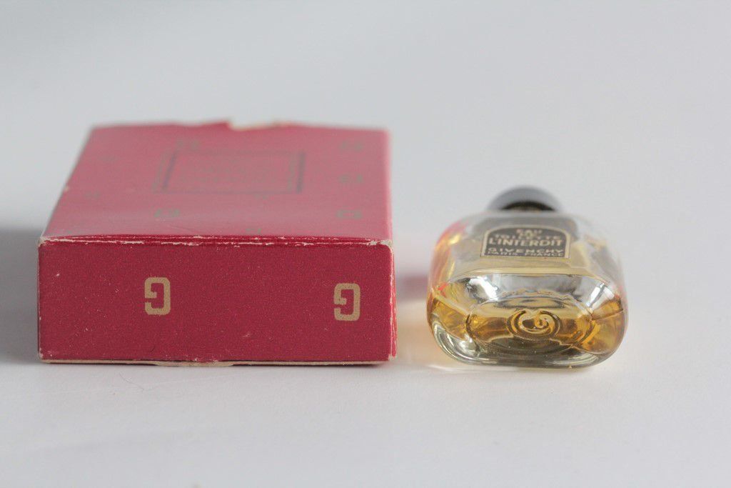 Givenchy Profumi & Eau de Toilette: GIVENCHY Flacon miniature L'interdit – Usato da Vandoeuvres venduto da Dom-Tom 2