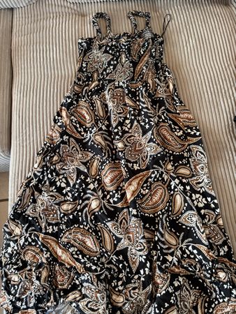 neuwertiges langes Kleid von Chicoree Grösse M