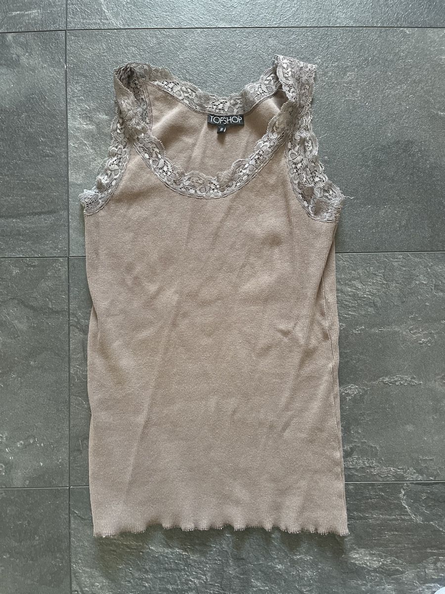 Top: Top mit Spitze – Usato da Dinhard venduto da Tatjjj