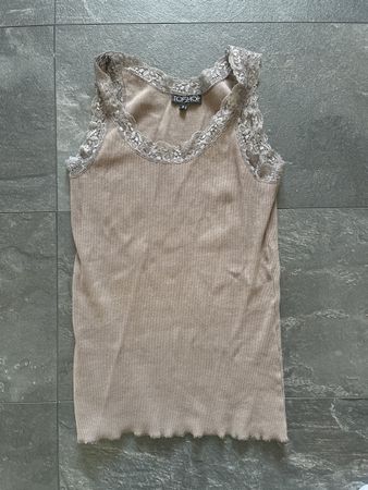 Top mit Spitze