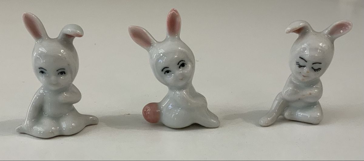 Statuette: Trio déguisé en lapin – Usato da rolle venduto da Tontonjulot