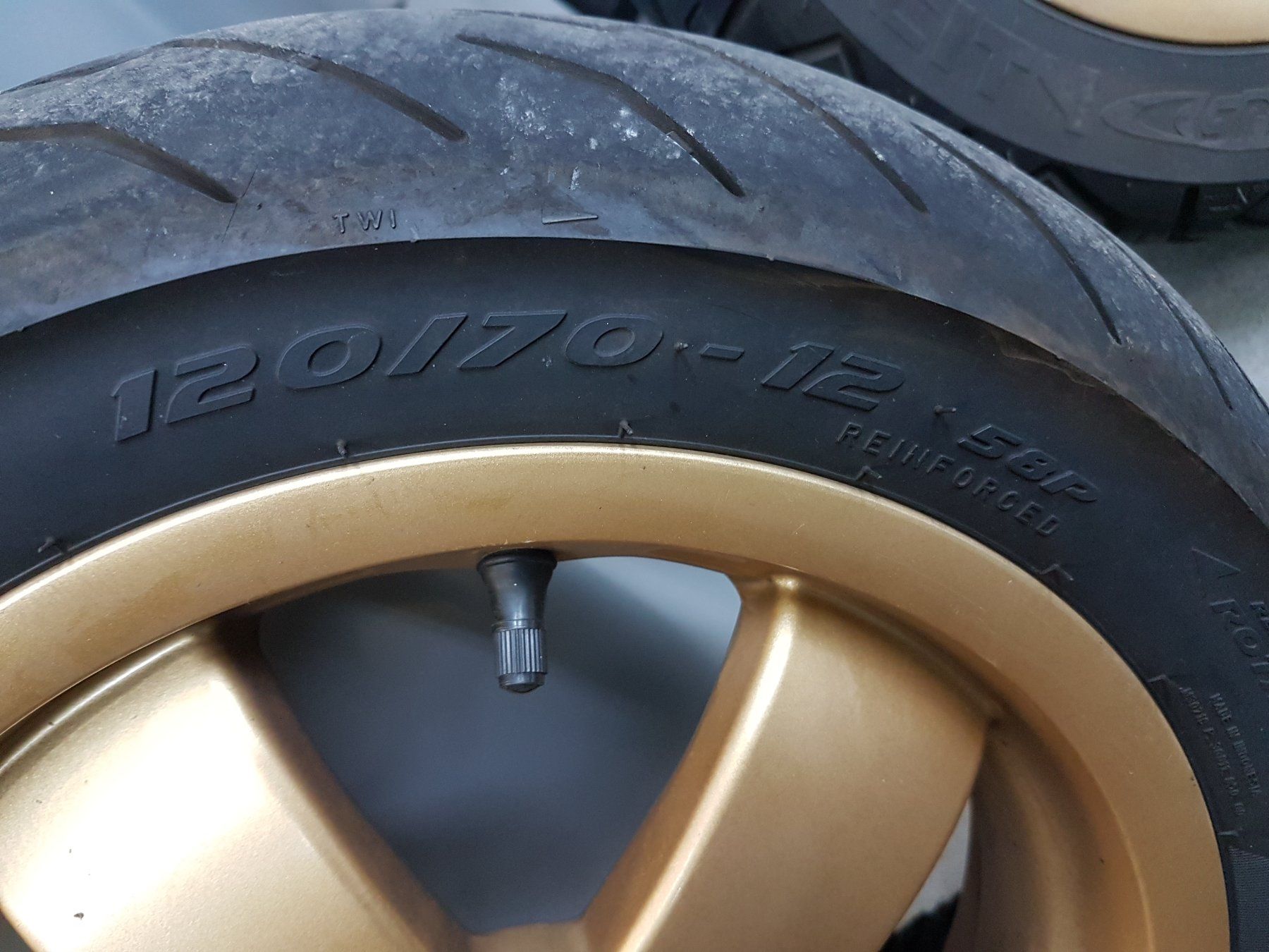 Piaggio Alle Motorradersatzteile: Vespa Felgen GTS gold – Gebraucht aus Uitikon Waldegg von  5