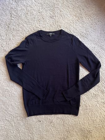 Pull Uniqlo bleu marine 100% laine mérinos taille S