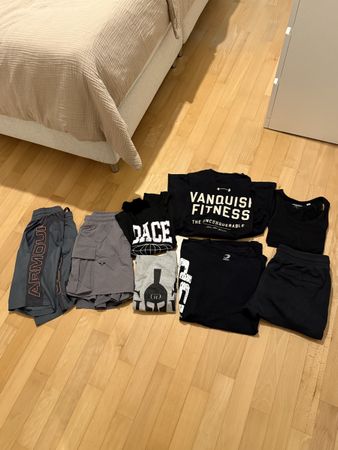 Sportkleider Set 8x Teilig