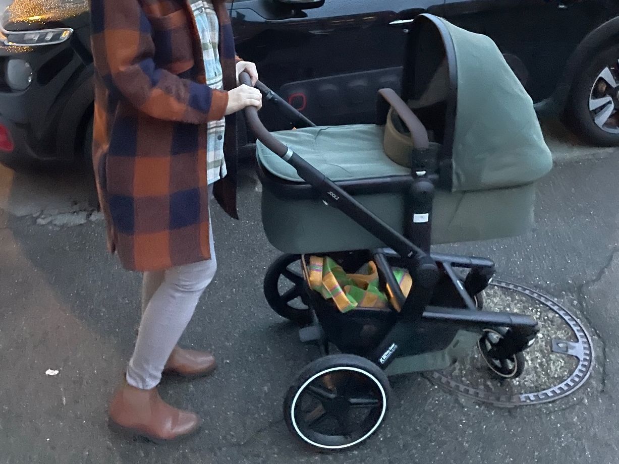 Joolz Carrozzine: Kinderwagen Joolz day+ khaki – Usato da Wollerau venduto da Oriole83 5