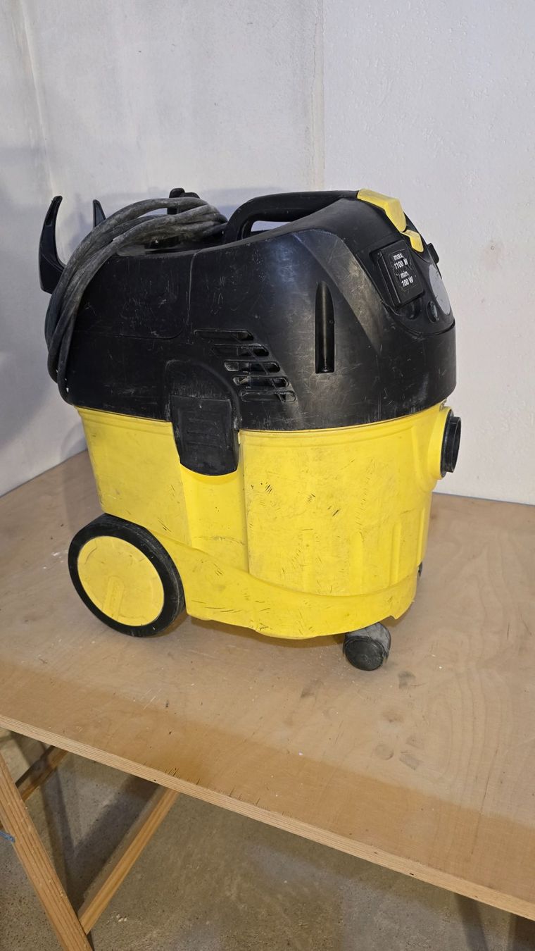 Aspirapolveri & Accessori: Aspirateur Karcher – Usato da Villarimboud venduto da pap_7579 2