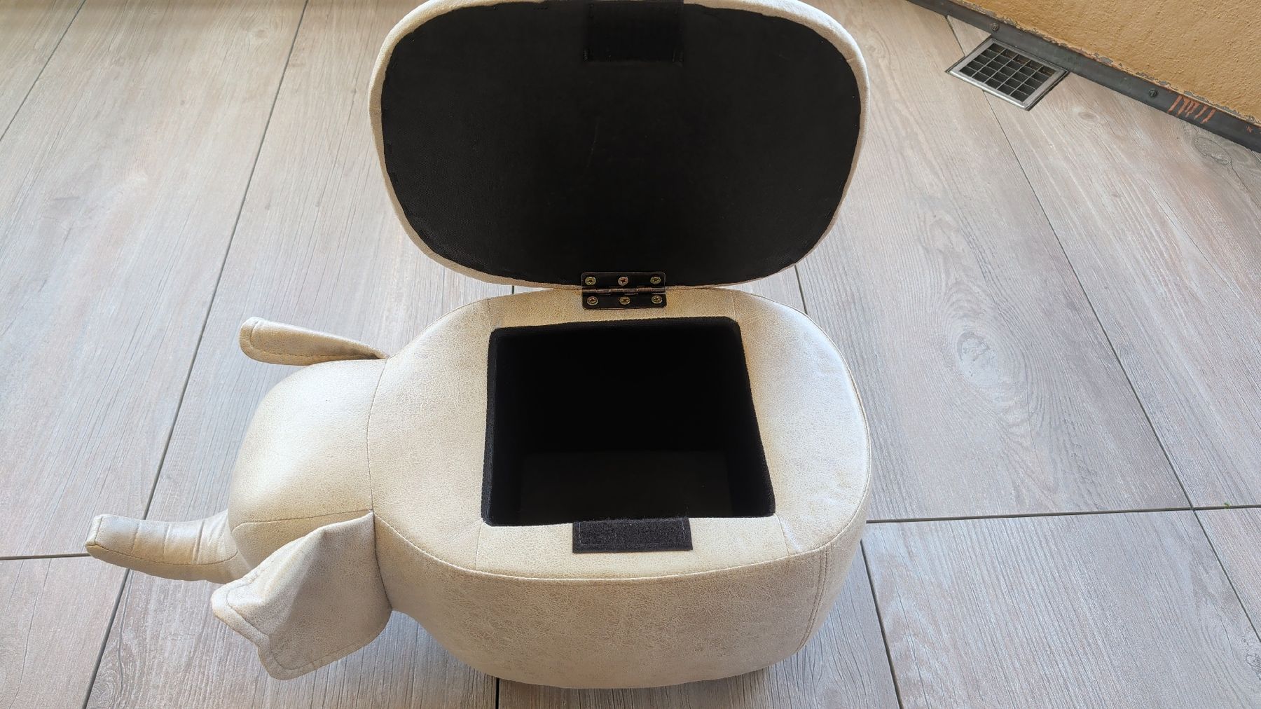 Tabourets: Hocker Elefant mit Stauraum Beige neuwertig – D'occasion à Kriens par Raphelino 4