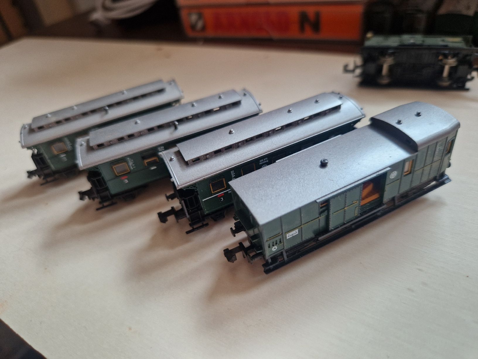 Modellini di ferrovie: 4 wagons voyageurs  – Usato da Neuchâtel venduto da allen07 1