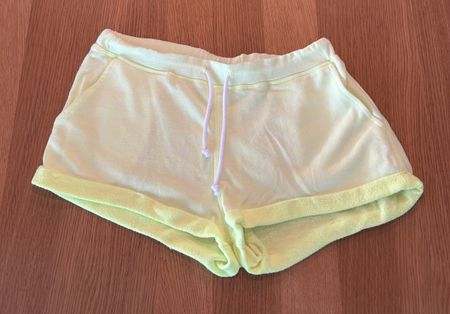 H&M Damen Sweat Shorts Gr. S Gelb