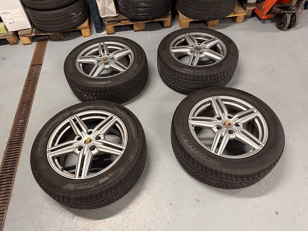 Porsche Pneumatici & Ruote complete: Porsche Cayenne Winterräder – Usato da Nürensdorf venduto da Jetti50
