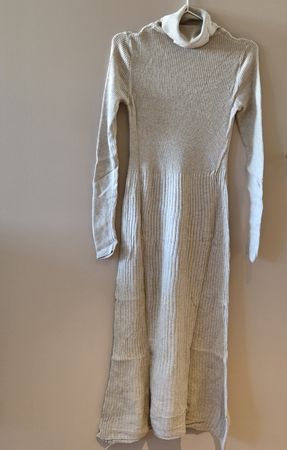 MANGO Strickkleid mit Rollkragen