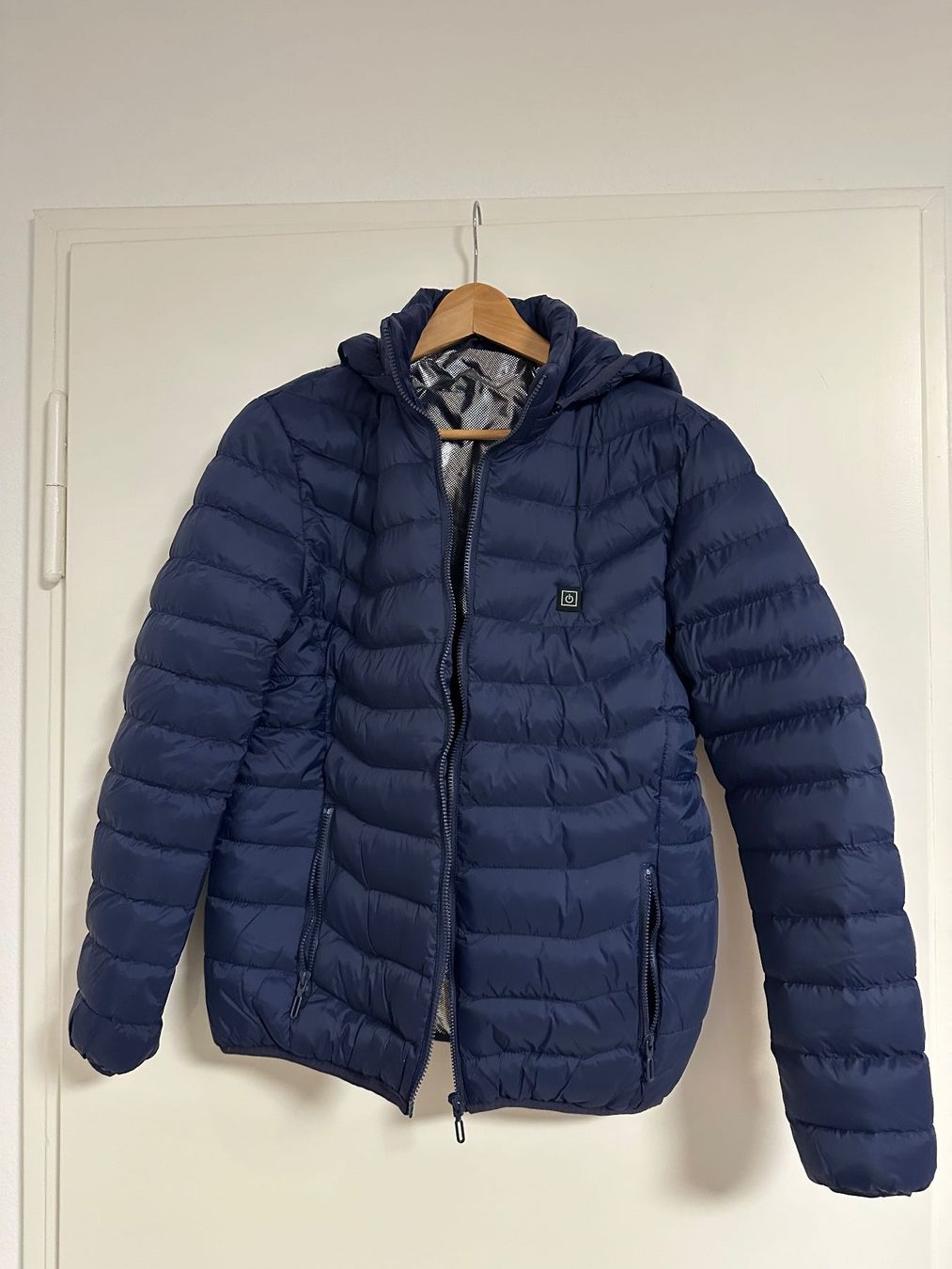 Jacken: Heizbare Daunenjacke Grösse M – Neu (gemäss Beschreibung) aus Zürich von Mas7