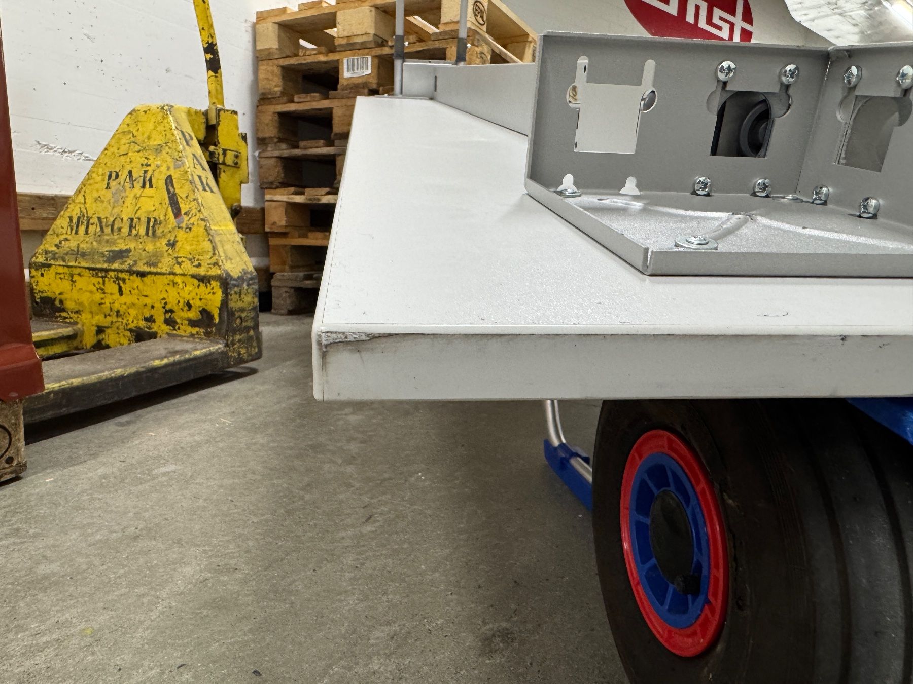 Scrivanie: Gebrauchter Schreibtisch 200x100cm – Usato da Küsnacht ZH venduto da Confiserie_Honold 3