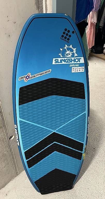 Slingshot Surfboards & Schwimmbrette: SLINGSHOT WAKESURF BOARD – Gebraucht aus Walenstadt von simonbaur