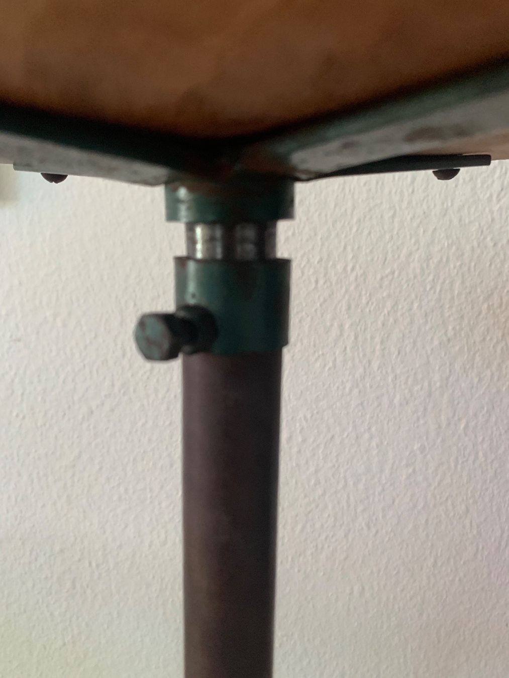Sgabelli: Vierbeinhocker Industrial Design Sitzdurchmesser 30 cm – Usato da zürich venduto da ellenb22 4